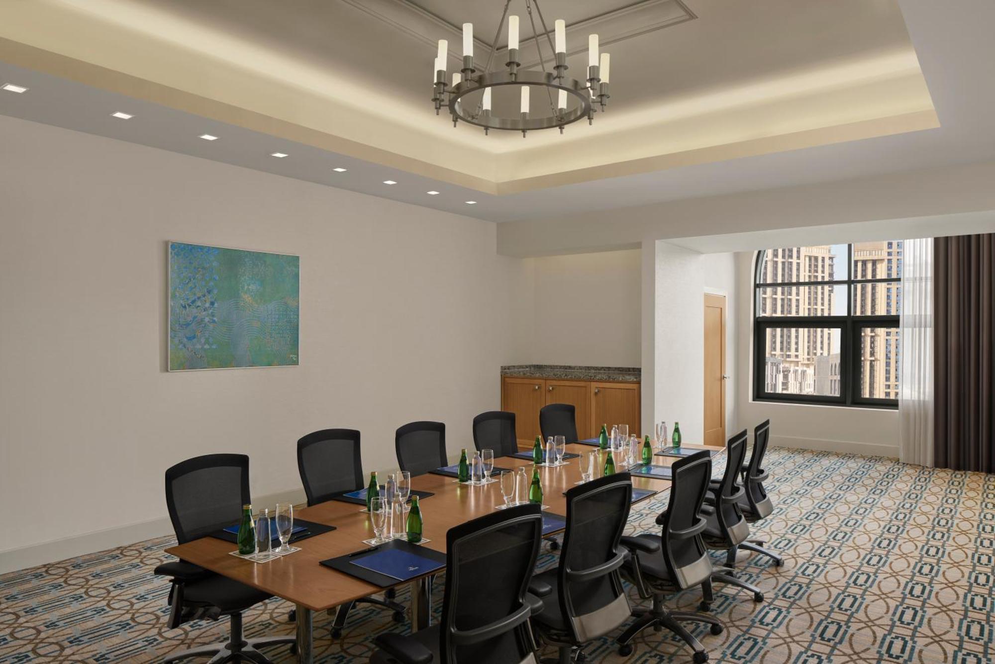 Hilton Hotel & Convention Jabal Omar Makkah Mecca Ngoại thất bức ảnh A meeting room at the hotel