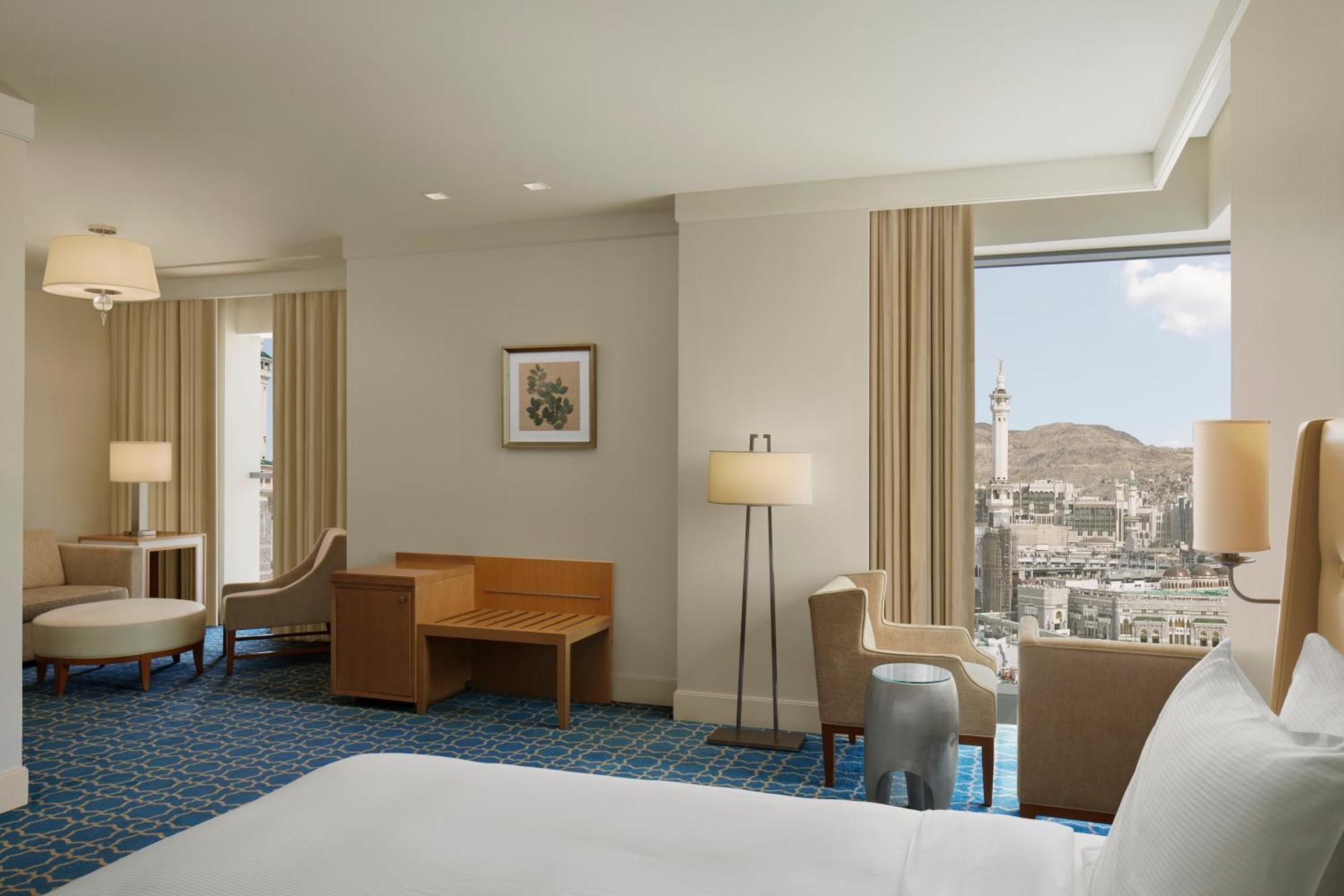 Hilton Hotel & Convention Jabal Omar Makkah Mecca Ngoại thất bức ảnh A view of the San Francisco skyline from a guest room at the Ritz-Carlton, San Francisco
